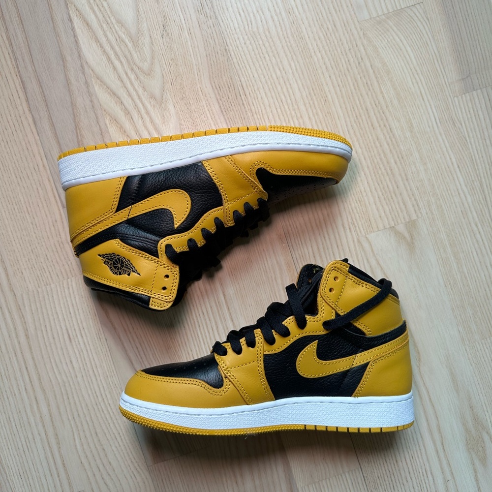 AIR JORDAN 1 RETRO HIGH OG YELLOW GRADE SCHOOL